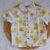 camisa de flores amarillas Camisa de Botones con estampado de flores amarillas Talla: 12-18 meses
