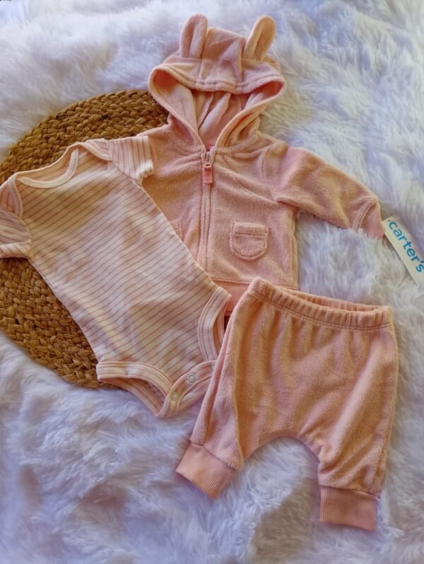 WhatsApp Image 2026-01-19 at 5.51.39 PM (5) Conjunto de 3 piezas / Talla Recién nacidos (RN)