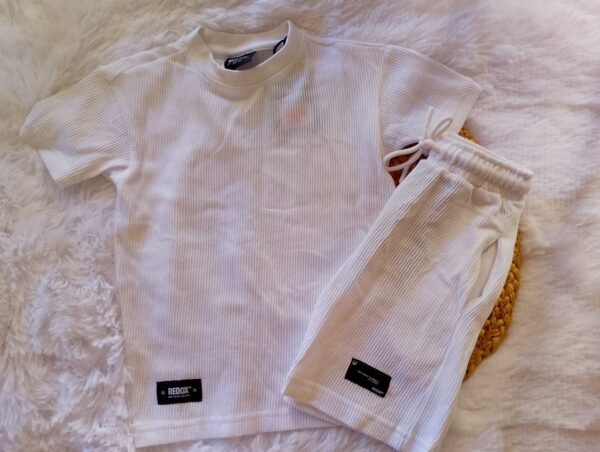 WhatsApp Image 2026-01-26 at 2.54.57 PM Conjunto Blanco / Talla 2t